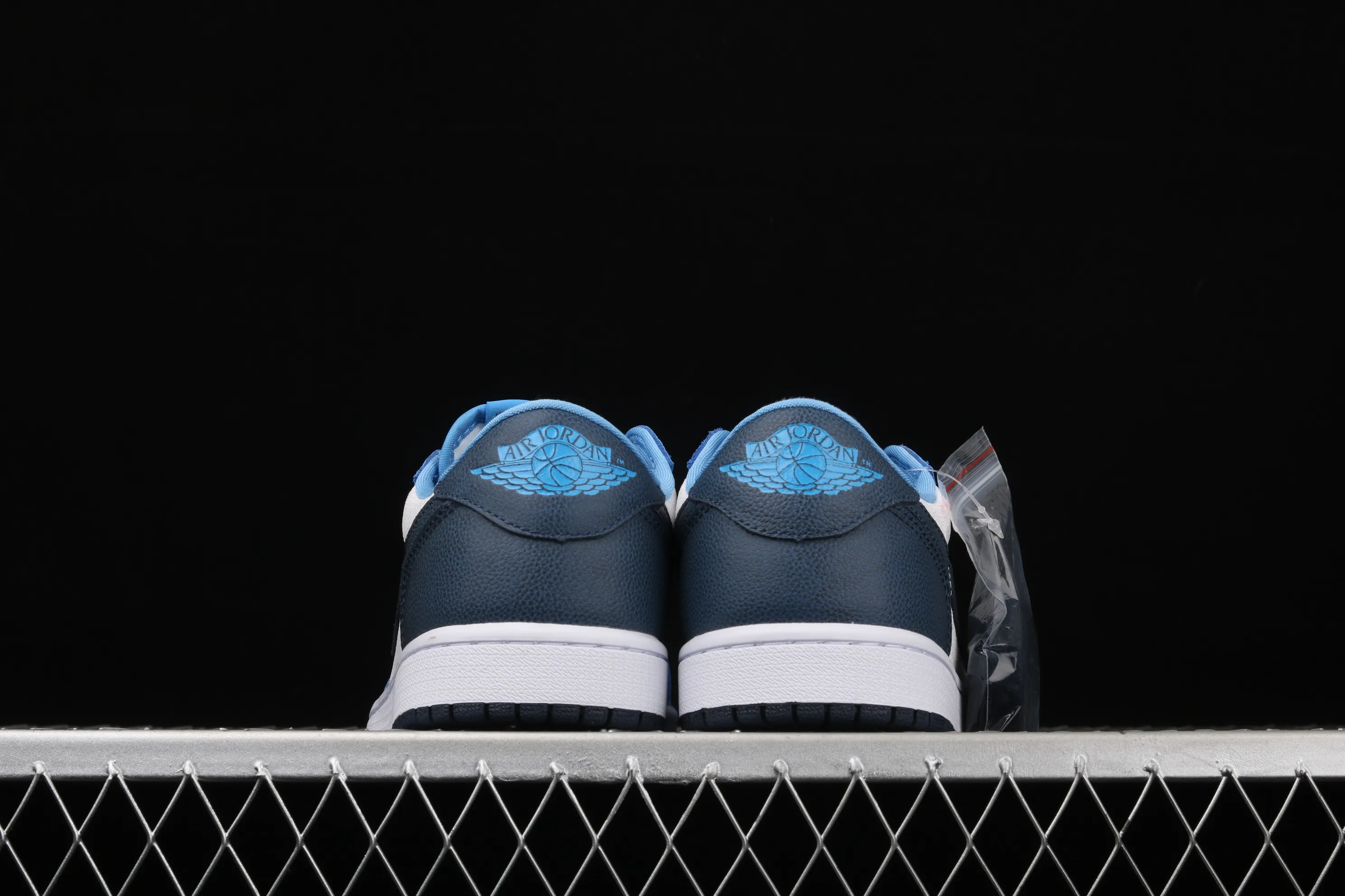 All categories Air Jordan Jordan series basketball shoes Air Jordan 1 Low Air Jordan 1 Low AJ1 Joe 1 relatives and friends North Carolina blue low-top casual sports sneakers CZ0356-200